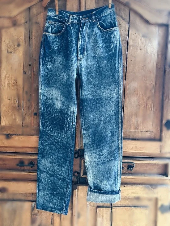 One-of-a-Kind (OOAK) Vintage Gitano Hand-Stenciled Lace Jeans - Picture 8 of 16